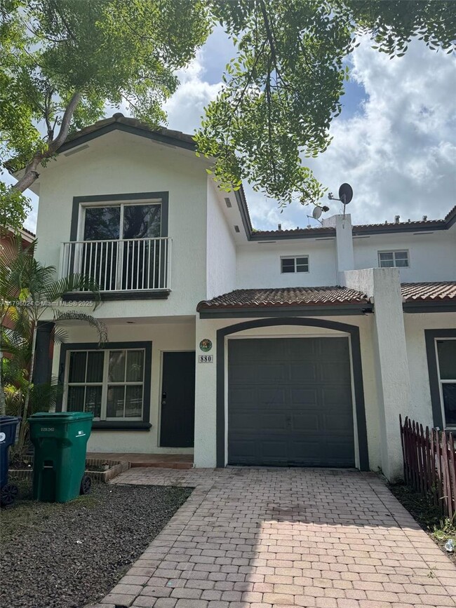 property at 880 SW 6th Ave