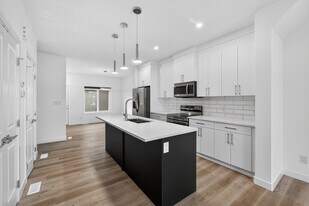 26 Renwyck Pl in Spruce Grove, AB - Building Photo