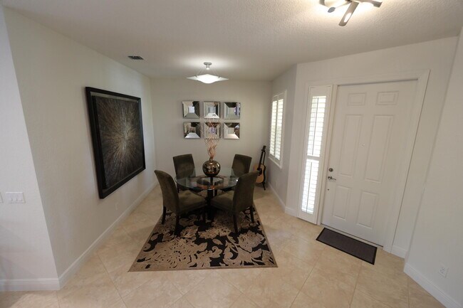 5027 Dulce Ct in Palm Beach Gardens, FL - Building Photo - Building Photo