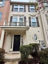 978 Harrison Cir in Alexandria, VA - Building Photo