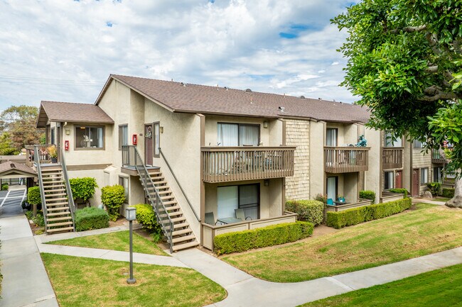 Westlake Village in Costa Mesa, CA - Building Photo - Building Photo