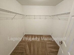 312 Walnut Crossing Dr in Whitsett, NC - Building Photo - Building Photo