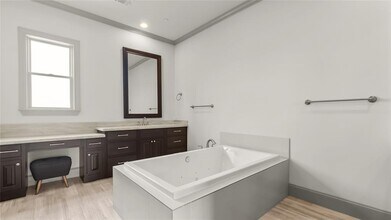 5104 Jackson St in Houston, TX - Building Photo - Building Photo