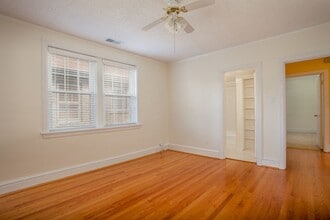 7230 Pershing Ave, Unit 2nd Floor in University City, MO - Building Photo - Building Photo