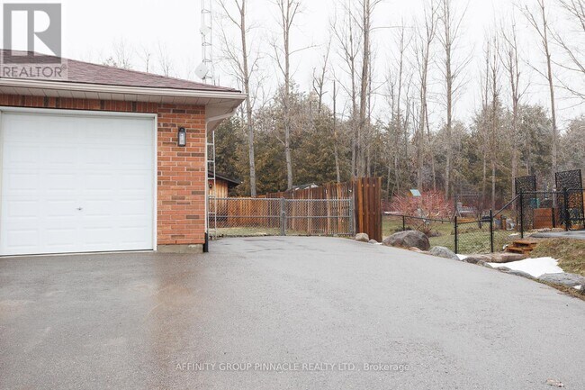 164 Wispi Shore Rd in Kawartha Lakes, ON - Building Photo - Building Photo