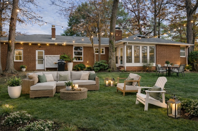 property at 2813 Pine Ridge Ln