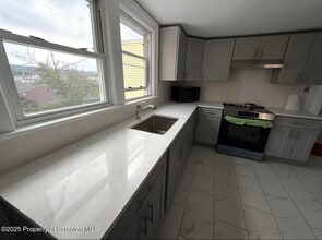 128 S Main St in Old Forge, PA - Building Photo - Building Photo