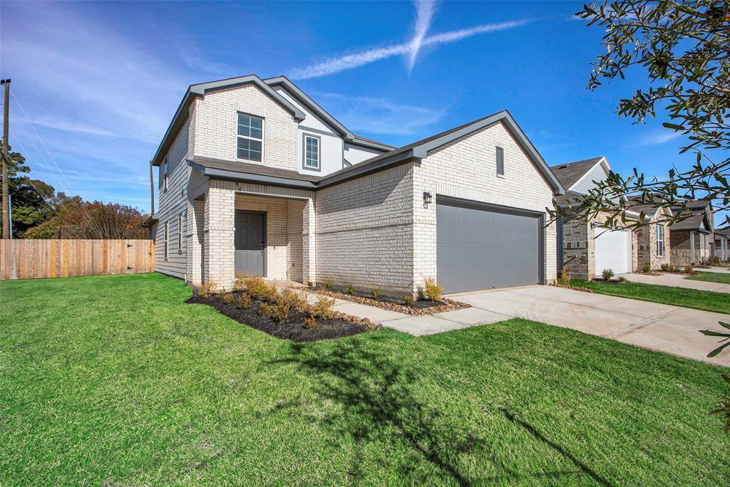 11916 Whirlaway Dr in Willis, TX - Building Photo
