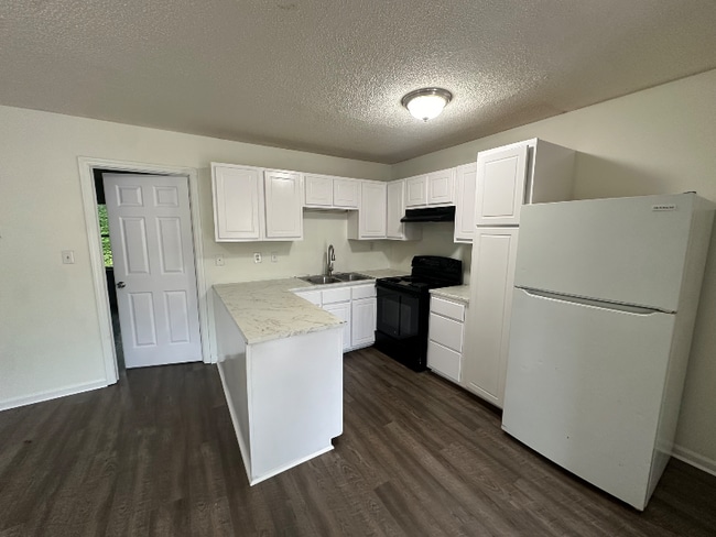 1954 Lakeview Rd in Asheboro, NC - Building Photo - Building Photo