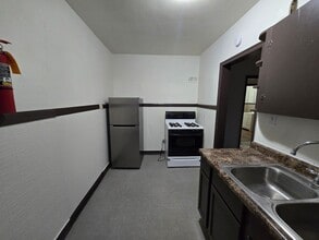 1501 McDonald St in Sioux City, IA - Foto de edificio - Building Photo