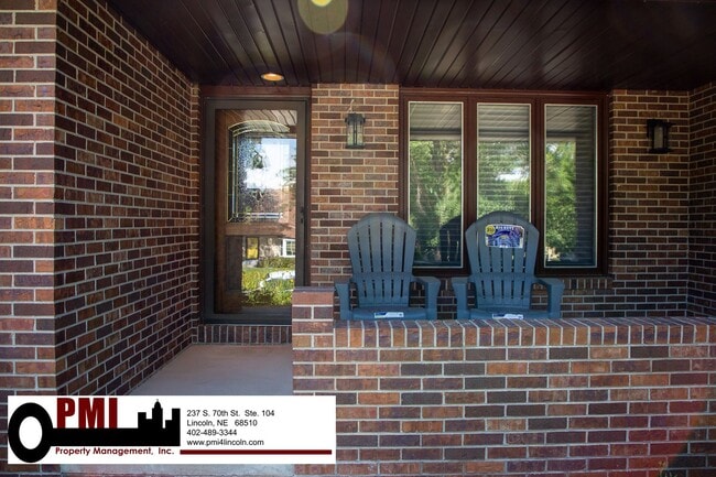 5501 S 68th St in Lincoln, NE - Building Photo - Building Photo