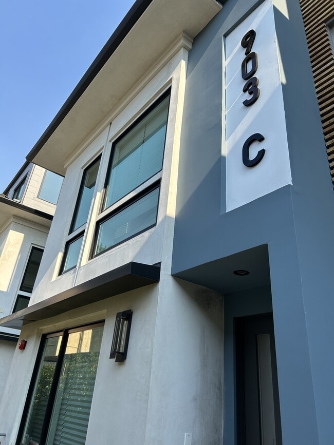 property at 903 W Duarte Rd