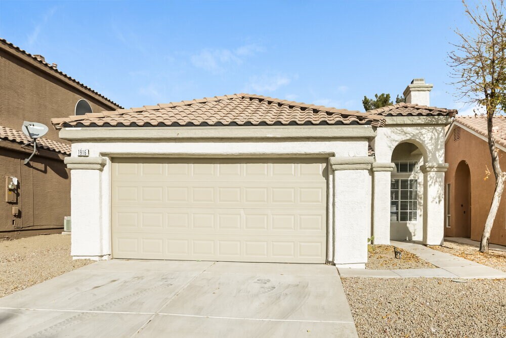 1916 Fossil Butte Way in North Las Vegas, NV - Building Photo