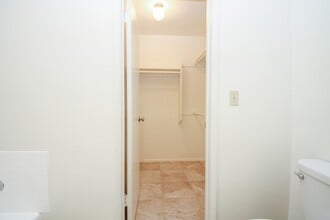 The Cove in Studio City, CA - Building Photo - Building Photo