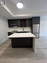 120 Everett Cmn in St Catharines, ON - Building Photo - Building Photo