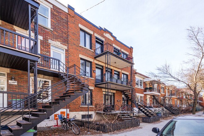 5792-5796 2E Av in Montréal, QC - Building Photo - Primary Photo
