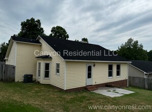 5916 Hotspur Pl in Fayetteville, NC - Building Photo - Building Photo