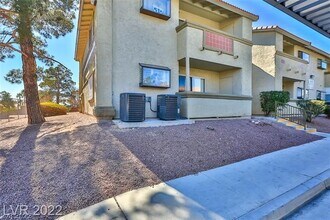 7300 W Pirates Cove Rd-Unit -1032 in Las Vegas, NV - Building Photo - Building Photo