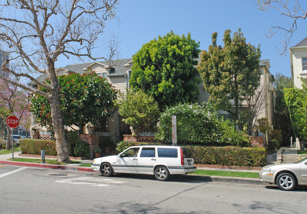 9961-9985 Robbins Dr in Beverly Hills, CA - Foto de edificio