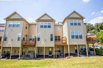 2069 Cobblestone Cir NE in Atlanta, GA - Building Photo - Building Photo