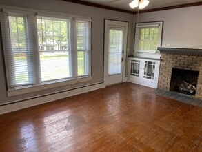 1617 15th St in Huntsville, TX - Building Photo - Building Photo