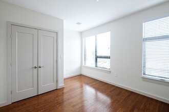 64 Bay State Rd, Unit 1R in Boston, MA - Building Photo - Building Photo