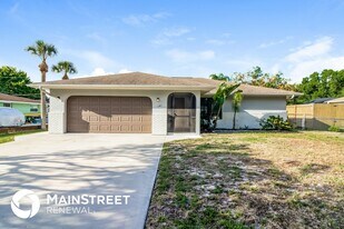 141 Loyola Rd in Venice, FL - Building Photo