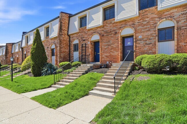 4 Druid Hill Ct in Carmel, IN - Building Photo - Building Photo