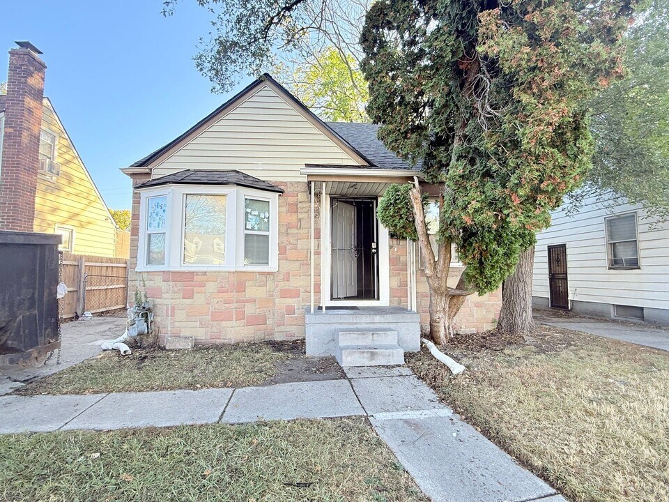 20452 Manor in Detroit, MI - Building Photo