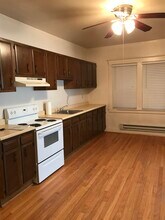 2902 Espy Ave, Unit Apt #2 in Pittsburgh, PA - Foto de edificio - Building Photo