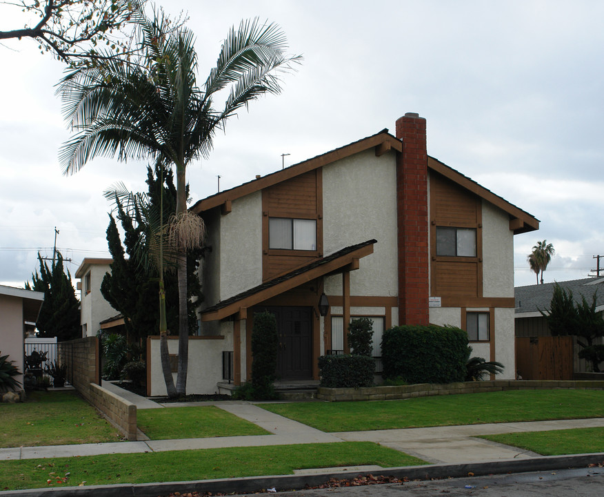 4152 Howard Ave in Los Alamitos, CA - Building Photo