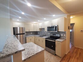 5203 NE 24th Terrace in Fort Lauderdale, FL - Building Photo