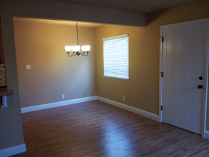 255 Sharp Cir in Roseville, CA - Building Photo - Building Photo