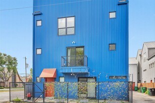 5105 Lillian St in Houston, TX - Building Photo