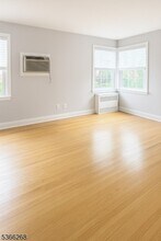26 Locust Dr in Summit, NJ - Building Photo - Building Photo