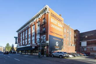 1321 SW Washington St in Portland, OR - Building Photo - Building Photo