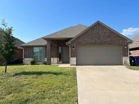 110 Frank St in Greenville, TX - Building Photo