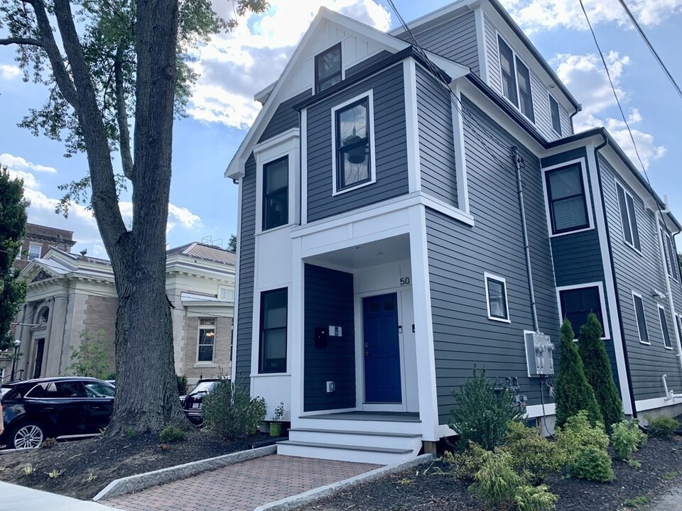 50 College Ave, Unit 1 in Somerville, MA - Foto de edificio