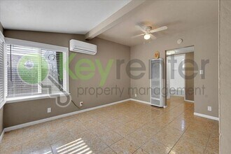 246 Santiago Ave in Sacramento, CA - Building Photo - Building Photo