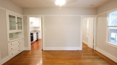 2724 H St, Unit Apartment D in Sacramento, CA - Building Photo - Building Photo