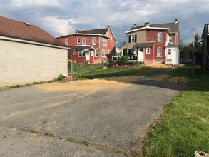 555 Minor St in Emmaus, PA - Building Photo - Building Photo