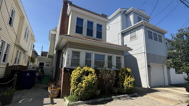 property at 120 N Bryant Ave