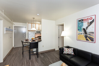 Century Towers Apartments in Kansas City, MO - Building Photo - Interior Photo