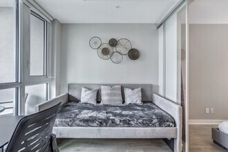 203 Queen St W in Toronto, ON - Building Photo - Building Photo