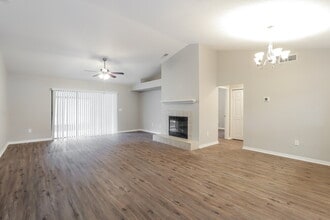 9735 Fox Chapel Rd in Tampa, FL - Foto de edificio - Building Photo