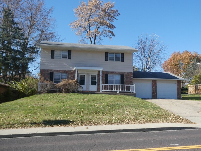 property at 805 S Fairview Rd