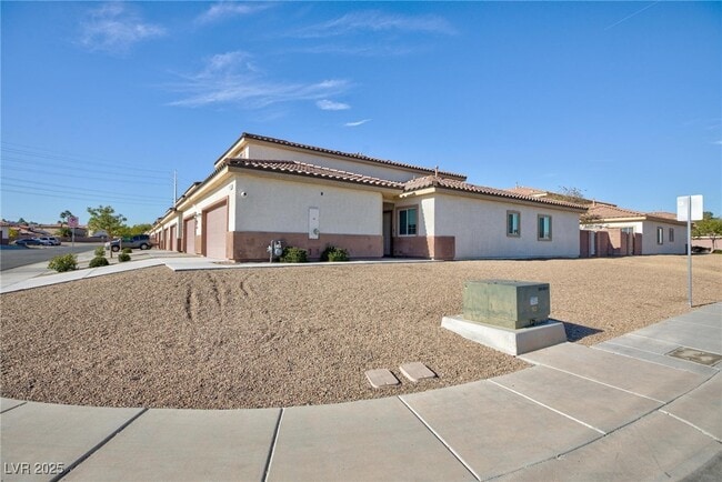 1410 Pink Dawn Dr in Henderson, NV - Building Photo - Building Photo