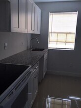 919 2nd St-Unit -1 in West Palm Beach, FL - Building Photo - Building Photo