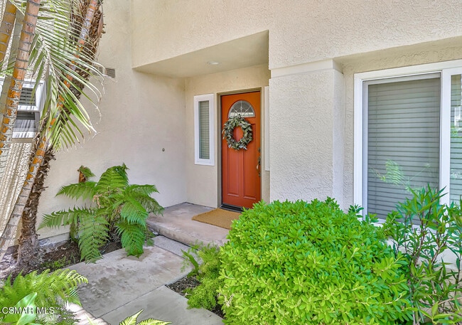 5618 Silver Valley Ave in Agoura Hills, CA - Foto de edificio - Building Photo