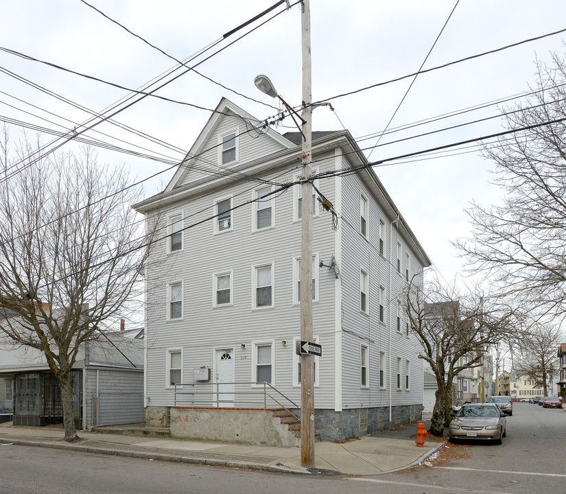 219 Rivet St in New Bedford, MA - Building Photo